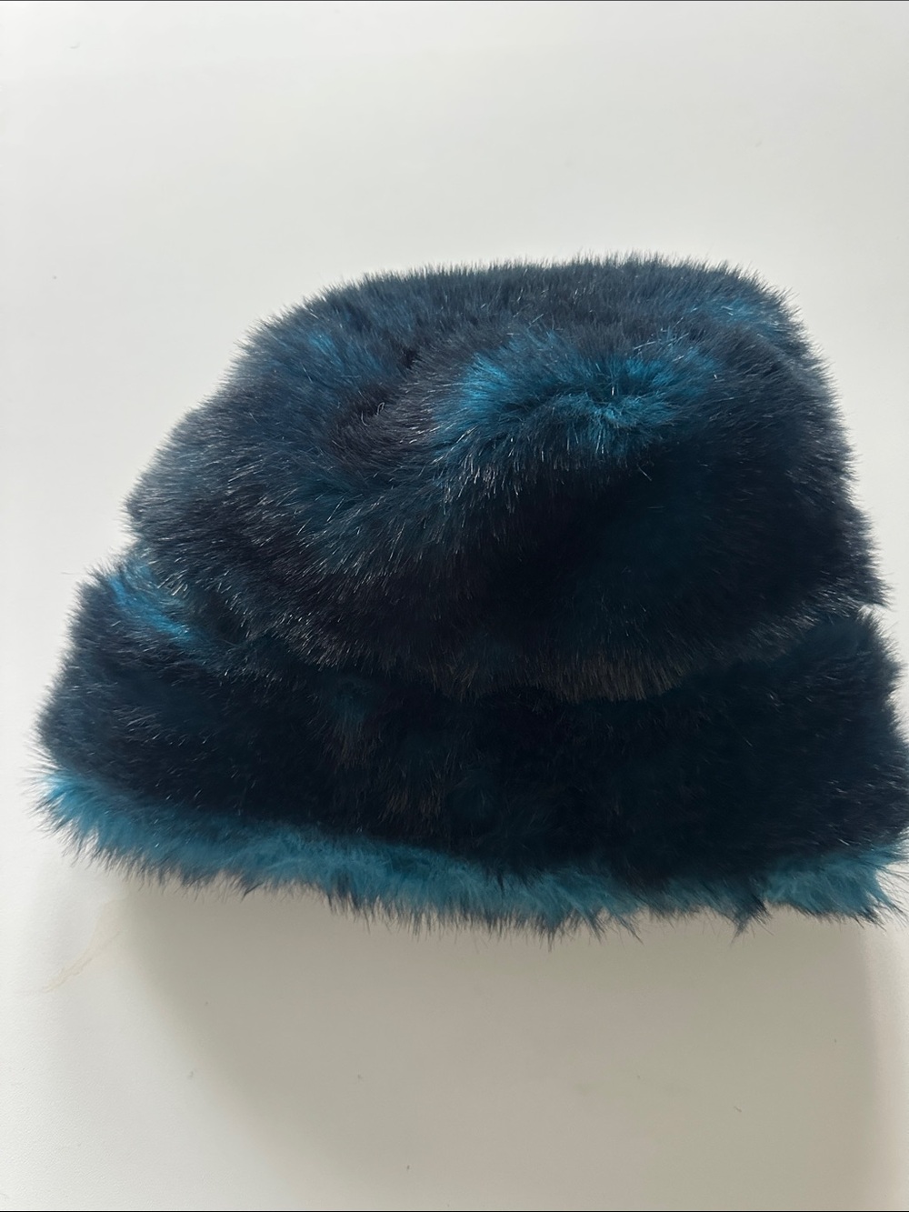 C1- Faux Fur Bucket Hat in Teal Blue
